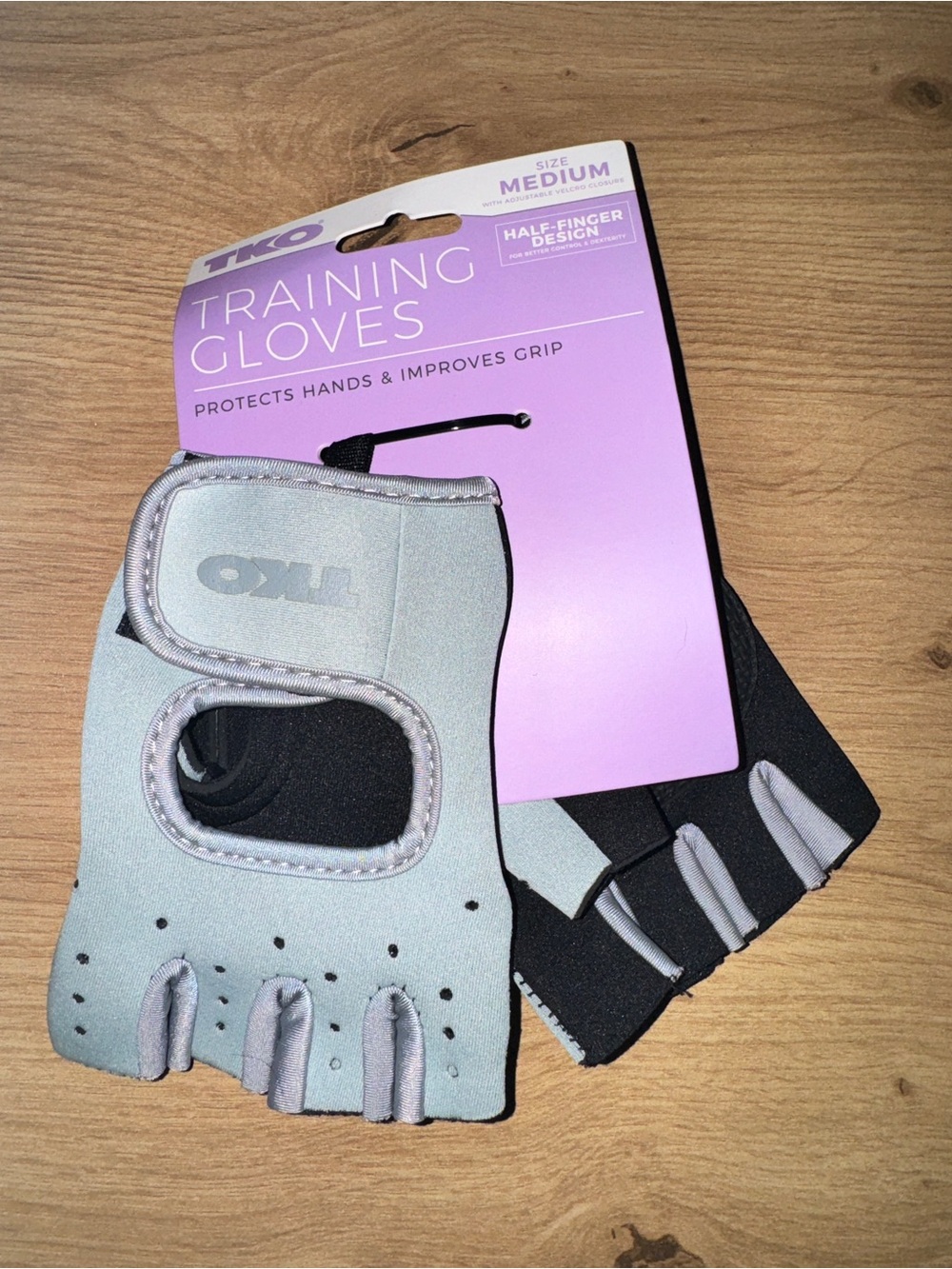 NWT TKO Women’s Training Gloves Medium Half Finger Weight Lifting Gym Gray